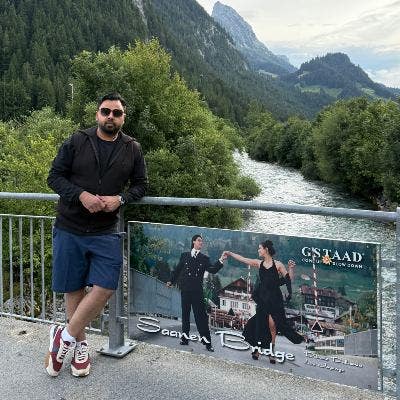 Professional Male seeks a double room Main Photo