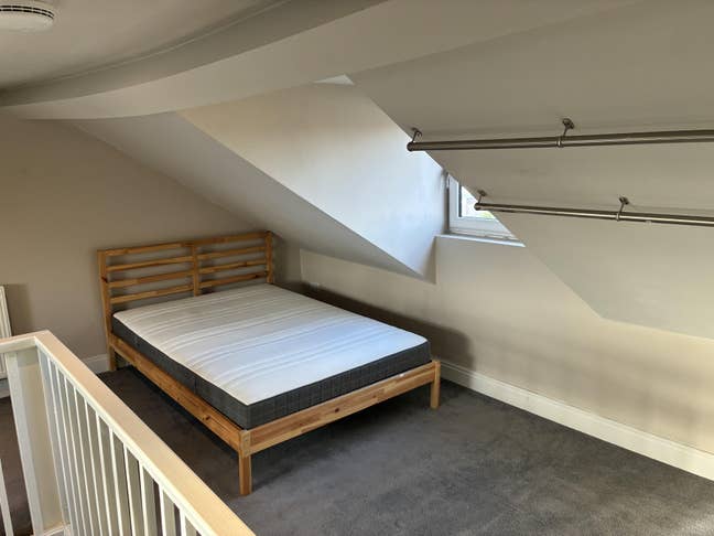 Lovely big loft room available in Easton Main Photo