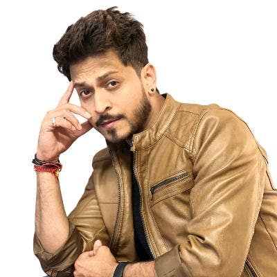 Professional couple seeking for En Suit/Studio Main Photo