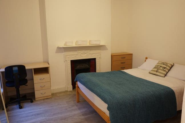 ⭐ Nice Room⭐4Bed Flat+ Living Room Move Asap Main Photo
