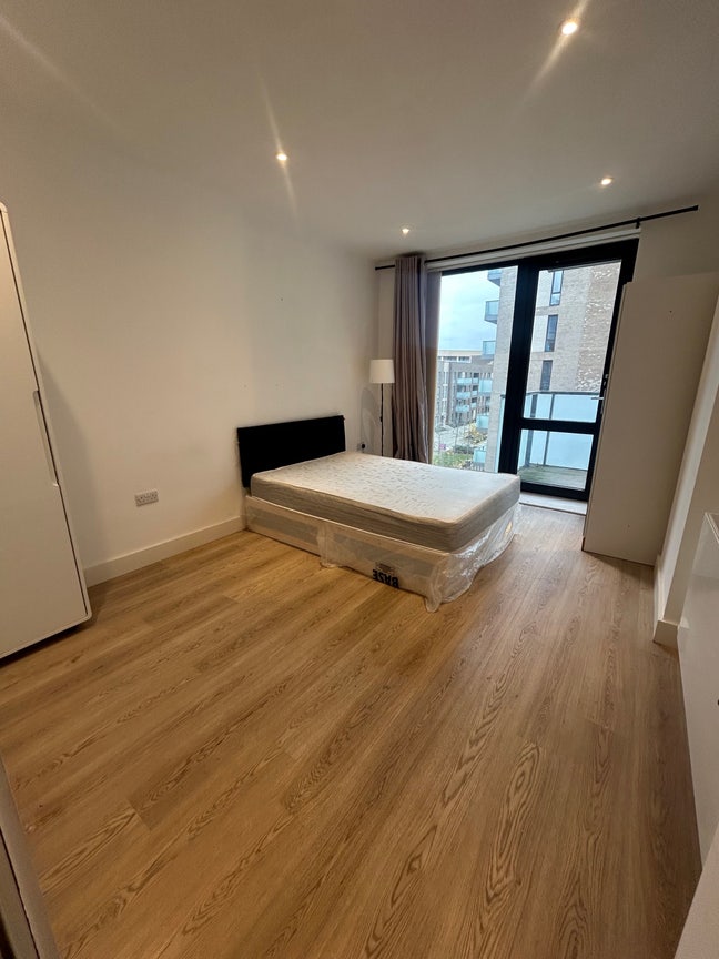 Balcony Double Room Canary Wharf East India Main Photo