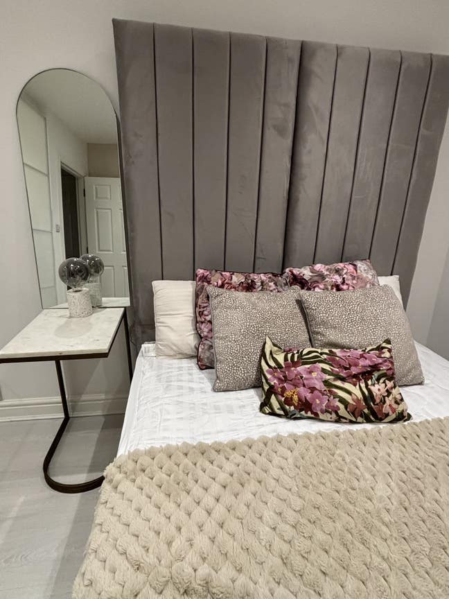 Large double room in a clean and quiet house Main Photo