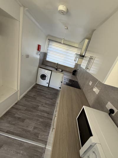 Double bed | all bills included  Main Photo