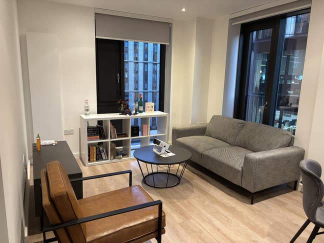 Large corner view room available in City Centre Main Photo