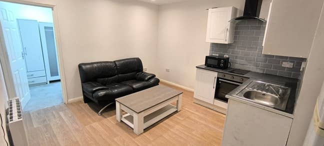 One Bedroom Flat Brand New Refurb Main Photo