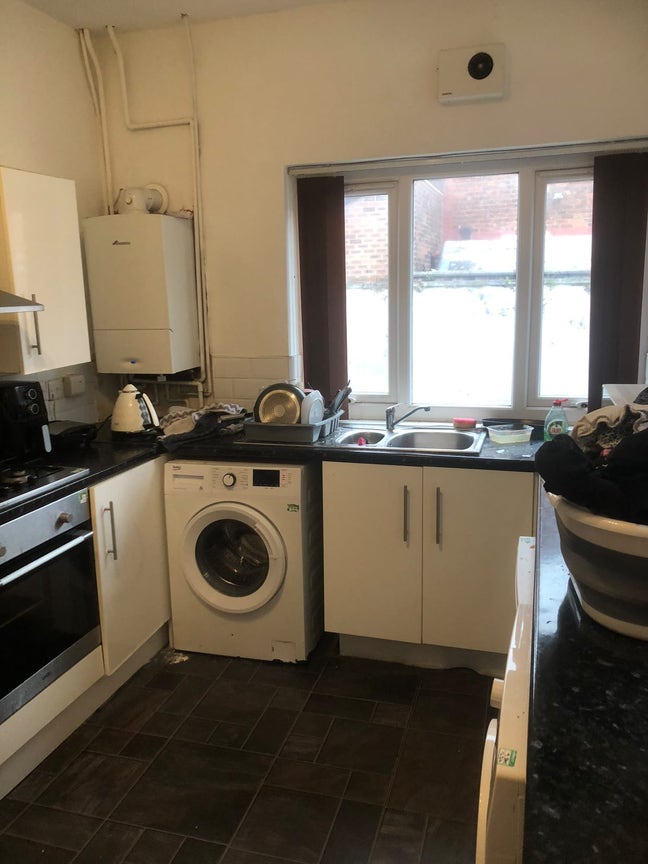 Student Room Available – Replacement Tenant Needed Main Photo