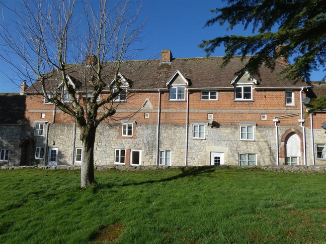 1 bedroomed Apartment in Popular Village Main Photo