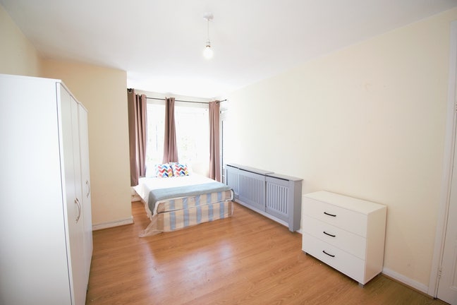 2 double In Shepherd's Bush W12 !  Main Photo