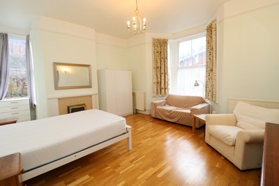 Massive Rooms - Cosy House in West Hampstead  Main Photo