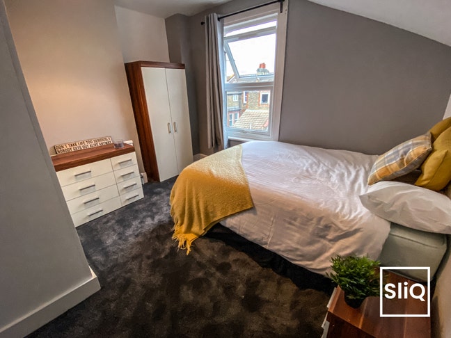 Beautiful Double bedroom in Tooting Broadway  Main Photo