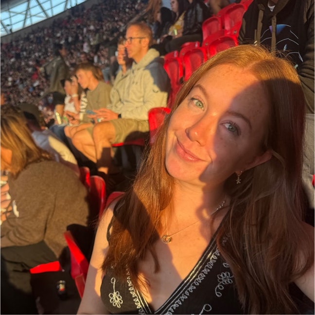 Young Professional seeking flatmates Main Photo