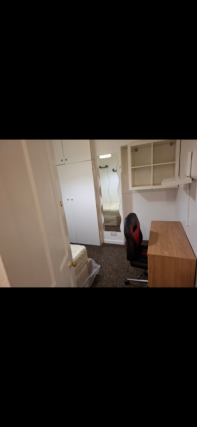 Double Room To Let Main Photo