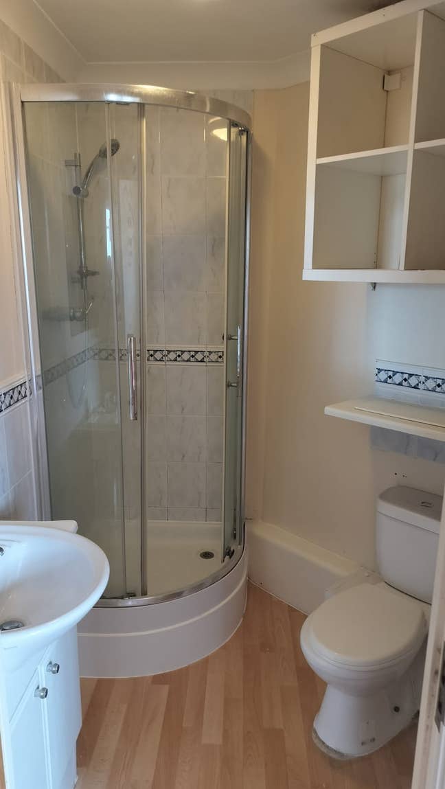 Ensuite room available in Crown Heights Main Photo