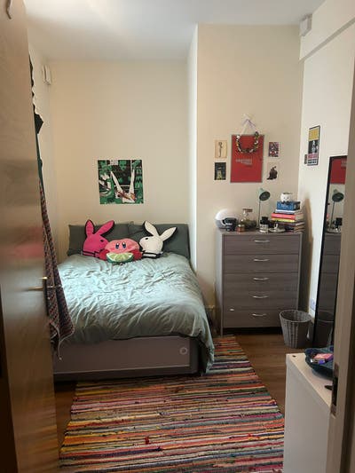 Room in 4 Bed House Share Main Photo