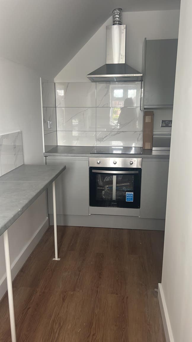 Double En-suite available in a House Share of 6 Main Photo