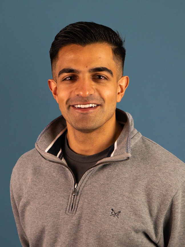 Professional seeking a room  Main Photo