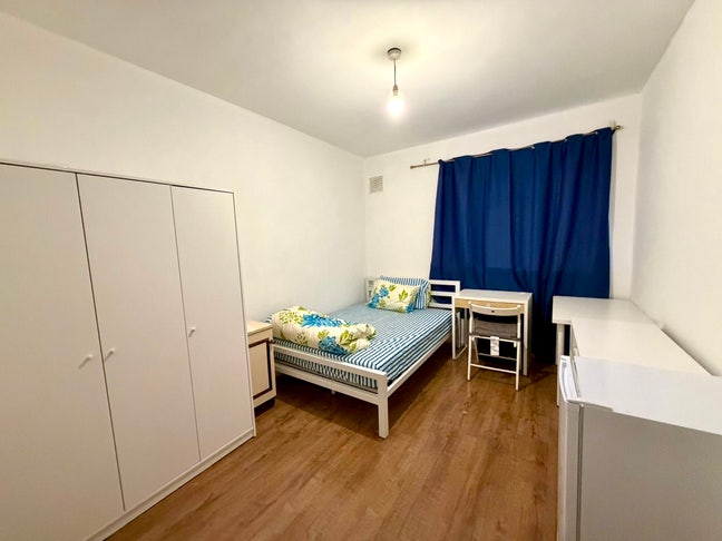 💖Lovely Double Room in Stepney+Next Station/QMUL Main Photo