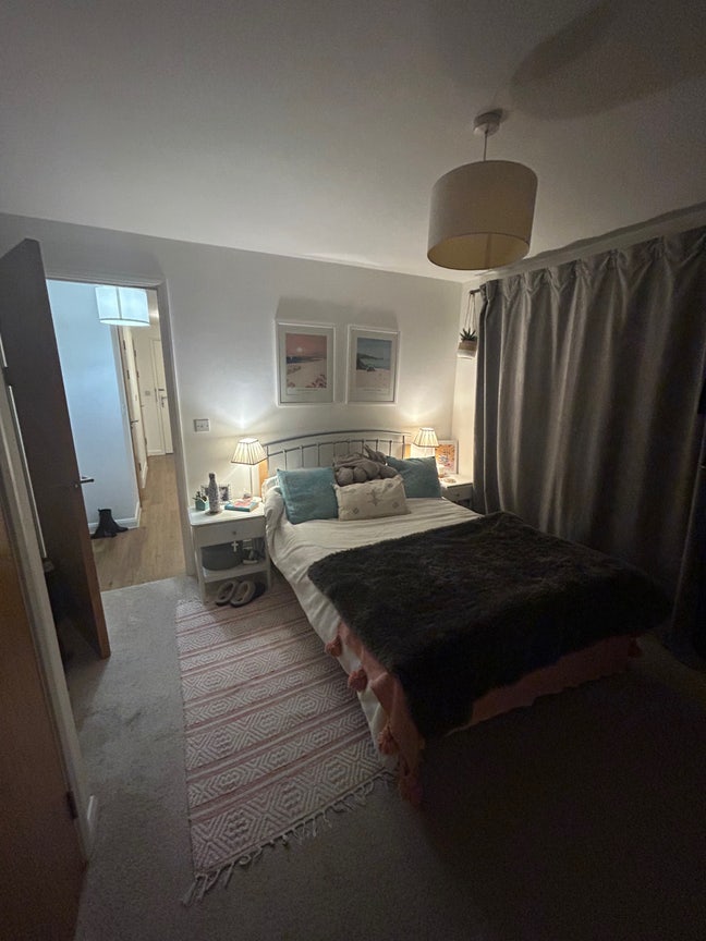Double room available in Old Street 2 bed flat Main Photo