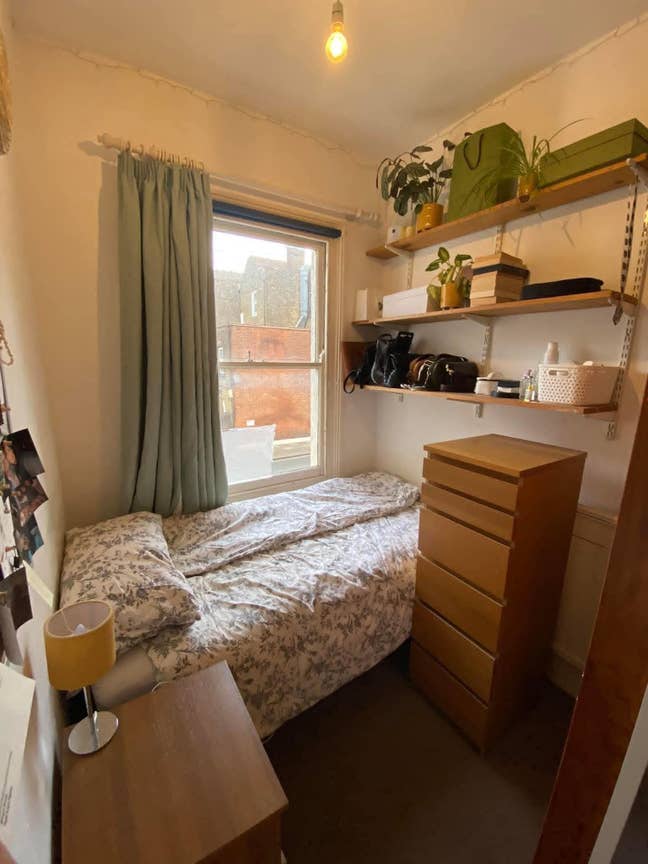 &pound;495 box room for sublet in the centre of Balham Main Photo