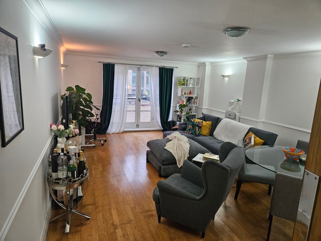 Riverside Double Room, Prices Court, Battersea Main Photo