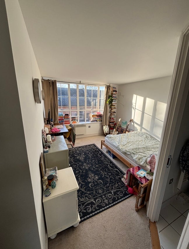 Gorgeous sunny double room between Camberwell/Peck Main Photo