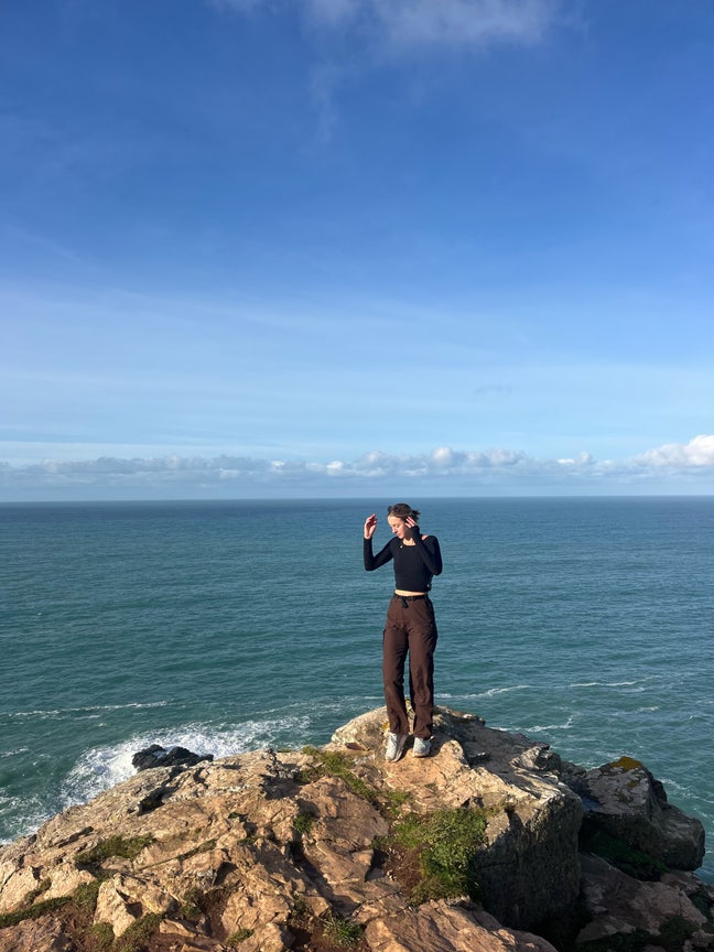 Looking for a room to rent or to buddy up Main Photo