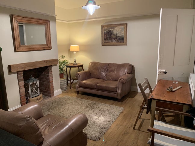 Spacious doubles/bills incl/near Station  Main Photo