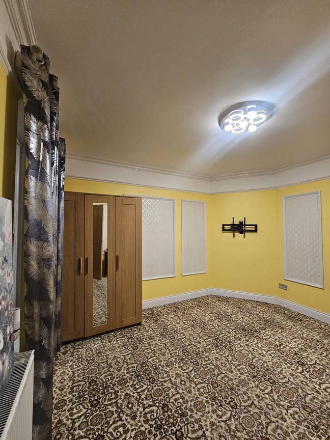 Shared bedroom Main Photo