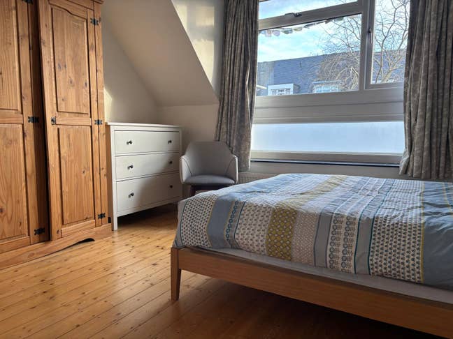 Short stay - lovely light double room Main Photo