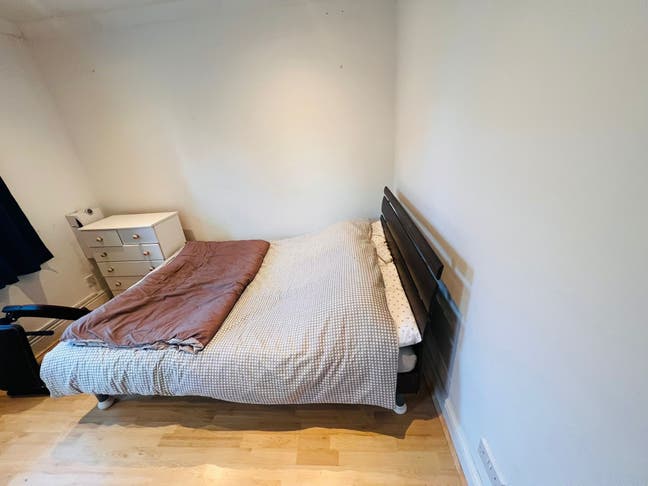 Double Room To Rent Main Photo