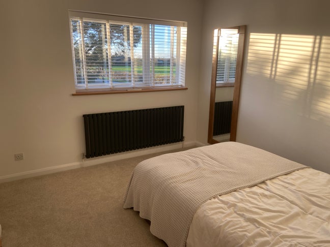 Double & Single Spare Rooms Available Main Photo