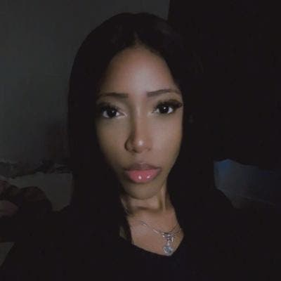 Student Female seeks a single or double room Main Photo