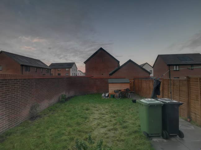 Lodger for a new double bed room on top floor Main Photo