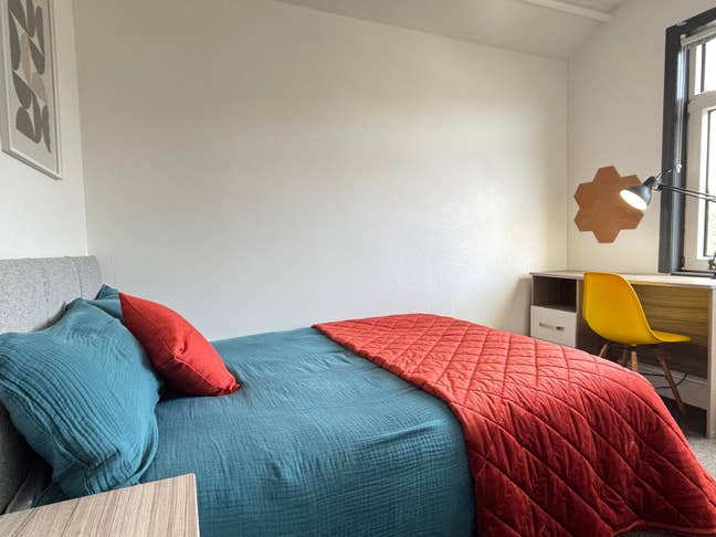 Modern Home | Bills Inc | Waterloo Place 🧑‍🎓 Main Photo