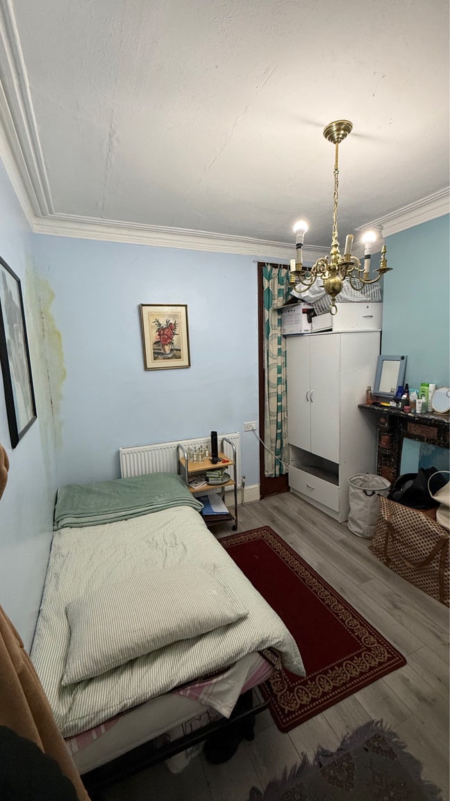 Single Room - 3 mins walk to east ham station  Main Photo