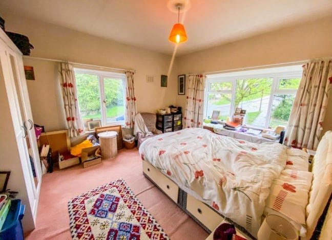 Double room. Bills included  Main Photo