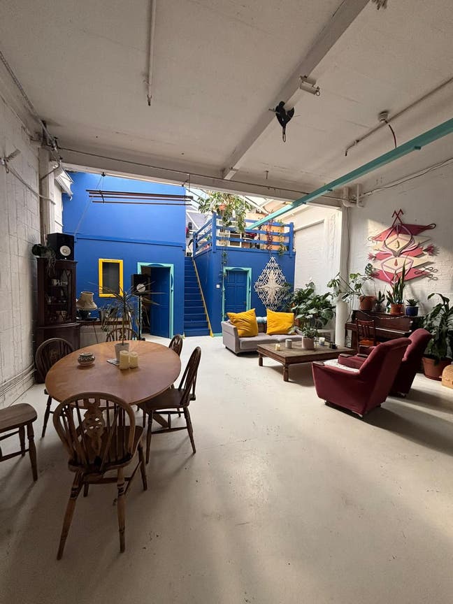 2 mths sublet (perm possible) in 5 bed warehouse Main Photo