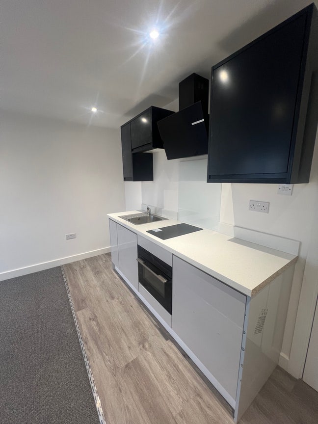 Studio to rent - new pictures to come Main Photo