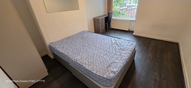 Rooms, near Oxford Rd, MRi, transport Amenaties et Main Photo