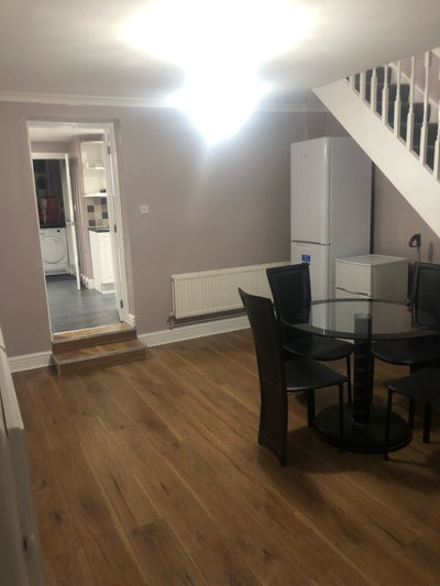 *Double Furnished Room* Main Photo