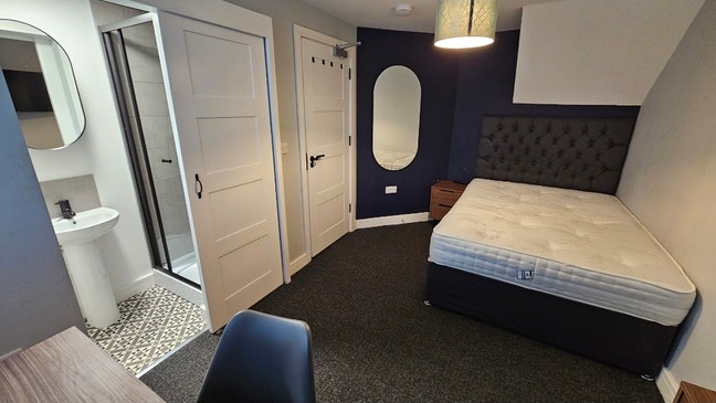 En suite bills inc, rooms Swinton, Salford, transp Main Photo