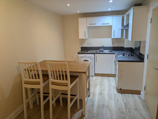 Newly refurbished 2 bed flat  Main Photo