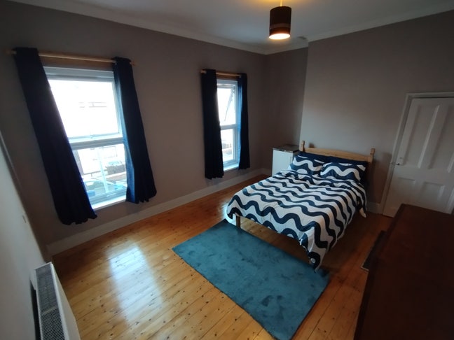 1 Double Room For Rent In Respectful Pro Household Main Photo