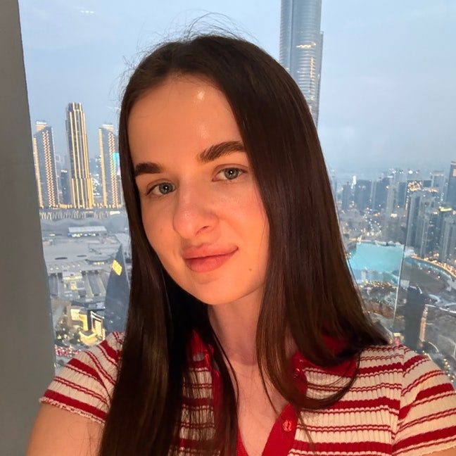 Professional female looking for a studio Main Photo