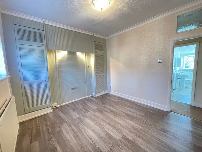 Three Bedroom House in Canning Town/Plainstow Main Photo