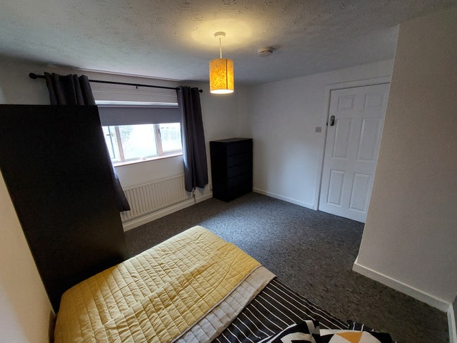 GU2 8Ls: Double Nr Royal Surrey (All Indian) Main Photo