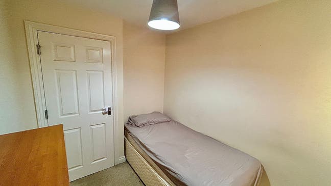 Two bedrooms available Main Photo