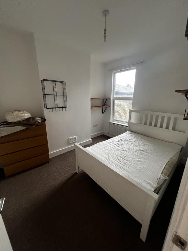 Double Room in Quiet Tottenham Terrace Main Photo
