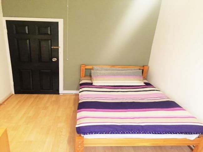 Super Spacious Single Room ! Main Photo