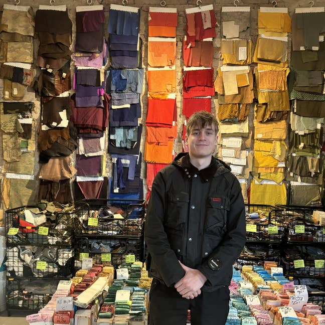 22 year old professional looking for flatshare Main Photo